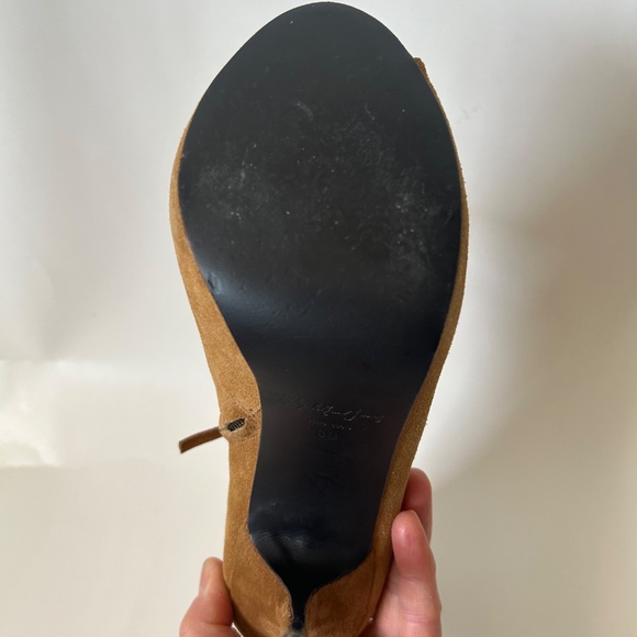 Funky & Comfy!! - Picture 10 of 10